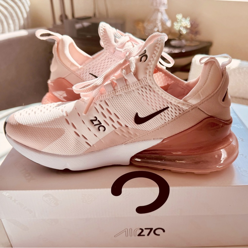 New in Box Nike Air Max 270 Soft Pink Size 8
